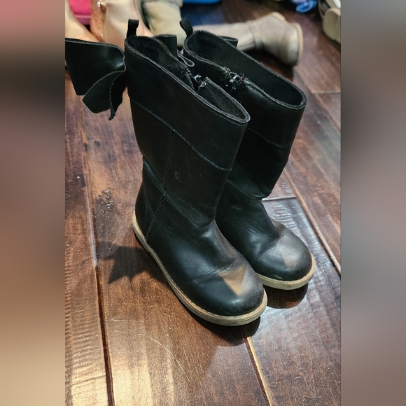 Size 9 girls boots - Picture 3 of 3